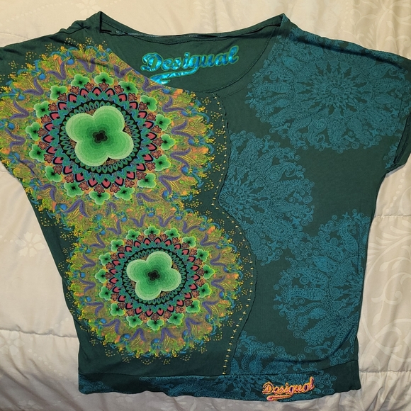 Desigual clothing. Two skirts. Two shirts. - Picture 3 of 8